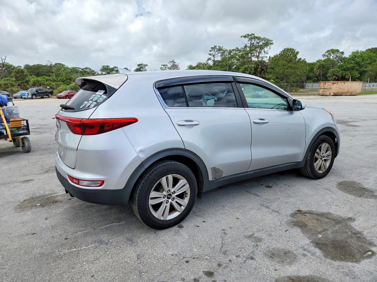2019 Kia Sportage Lx - Image 3