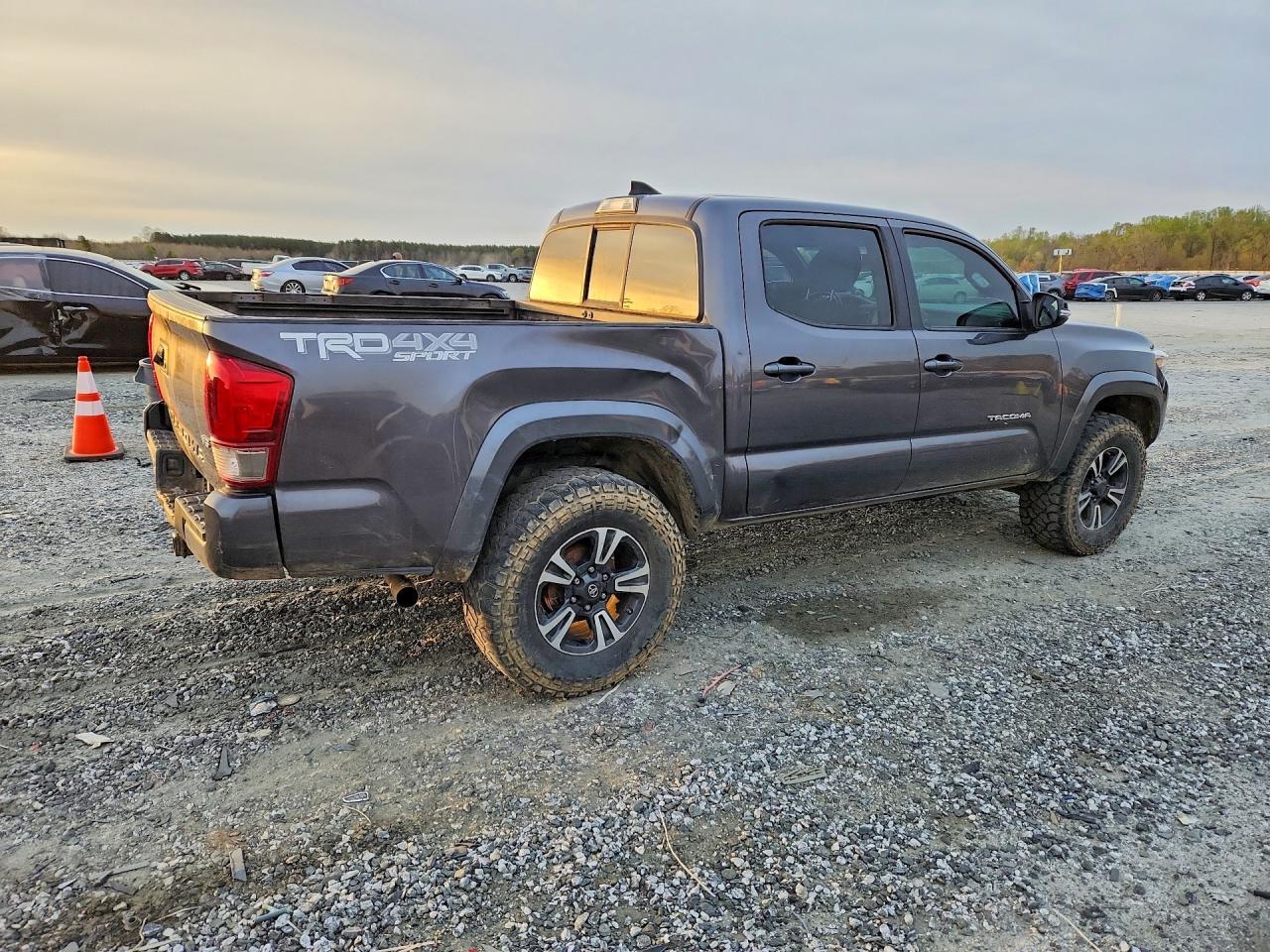 2016 Toyota Tacoma Trd Sport - Фото 3