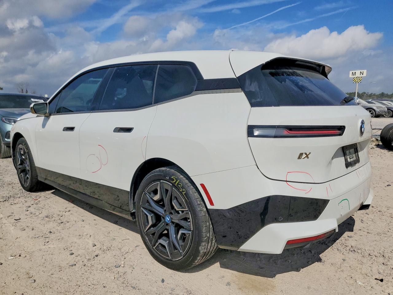 2023 BMW Ix xDrive50 - Image 2
