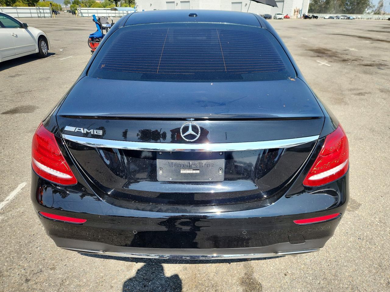 2018 Mercedes-Benz E 300 - Фото 6