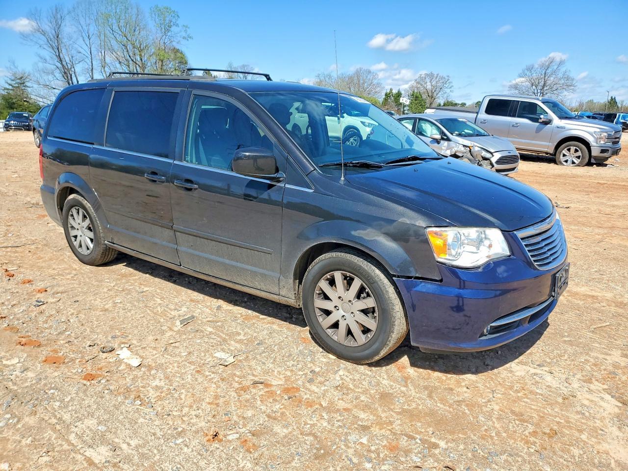 2015 Chrysler Town & Country Lx - Фото 4