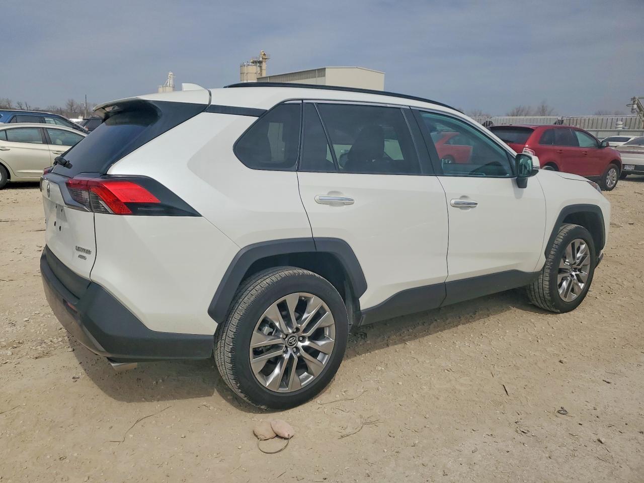 2019 Toyota Rav4 Limited - Image 3