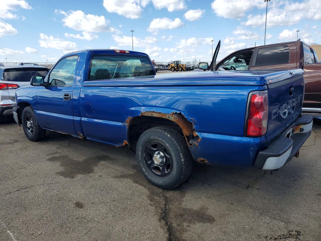 2004 Chevrolet Silverado C1500 - Фото 2