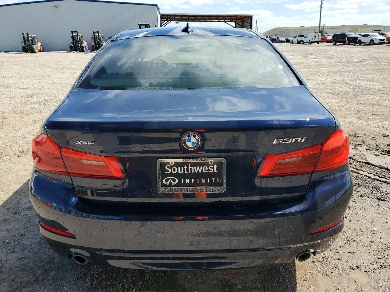 2020 BMW 530 Xi - Image 6