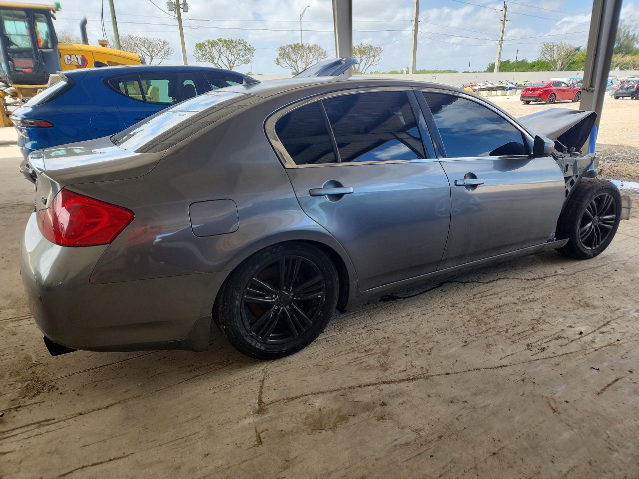 2013 Infiniti G37 - Image 3