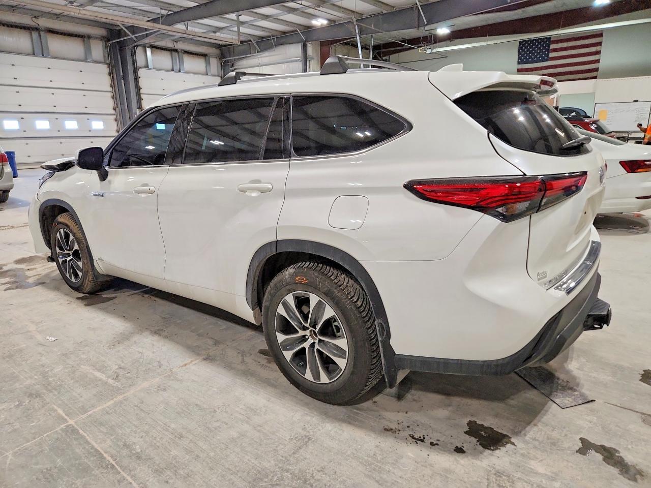 2021 Toyota Highlander Hybrid Xle - Фото 2