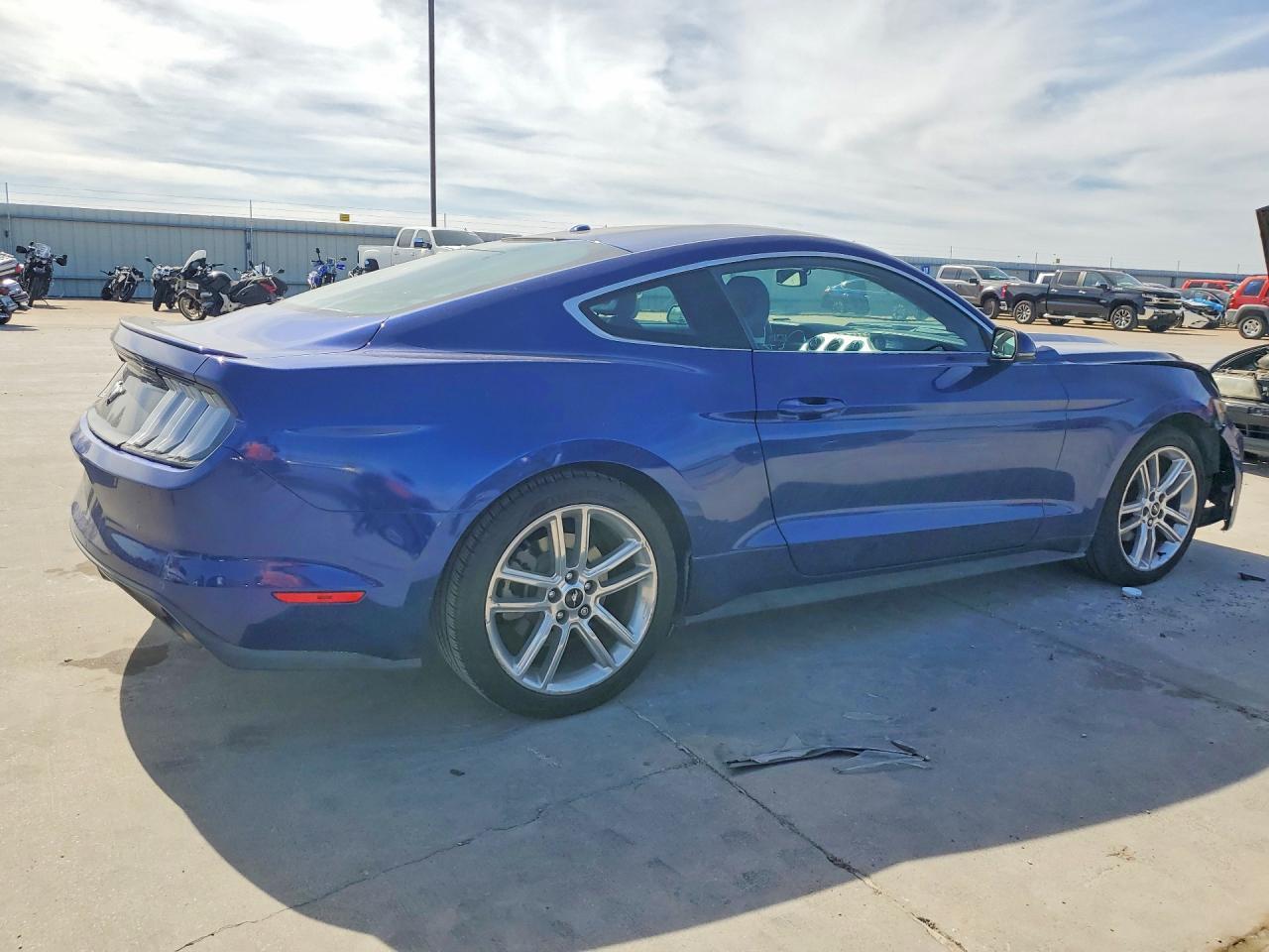 2016 Ford Mustang - Фото 3