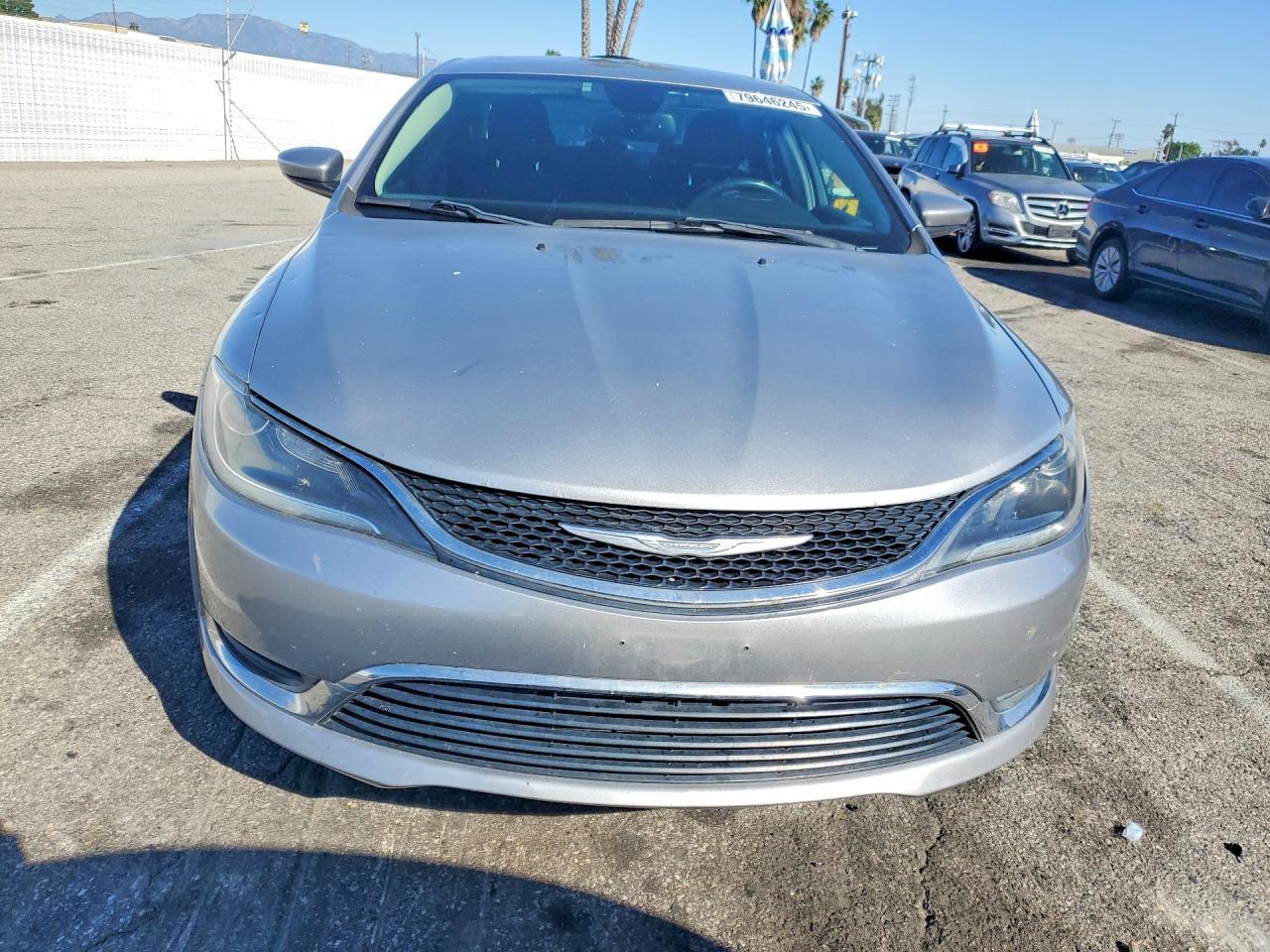 2015 Chrysler 200 Limited - Image 5