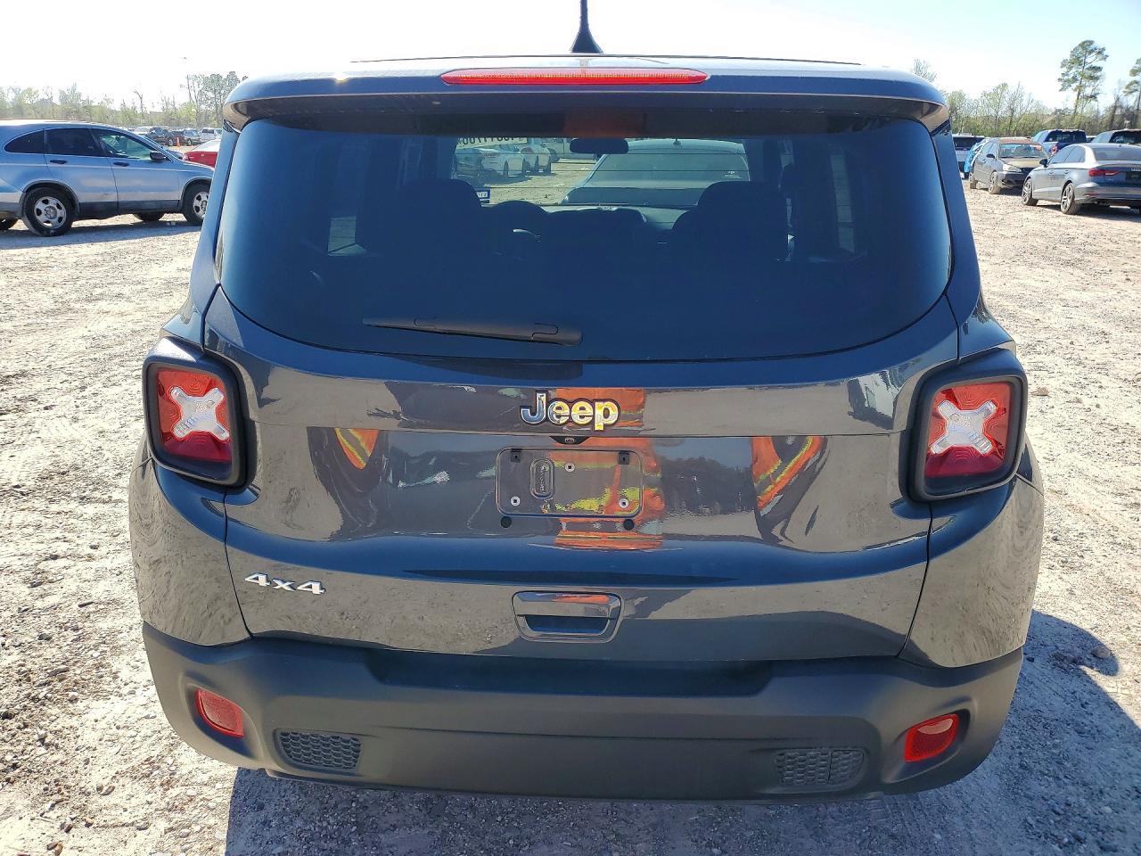 2023 Jeep Renegade Latitude - Фото 6