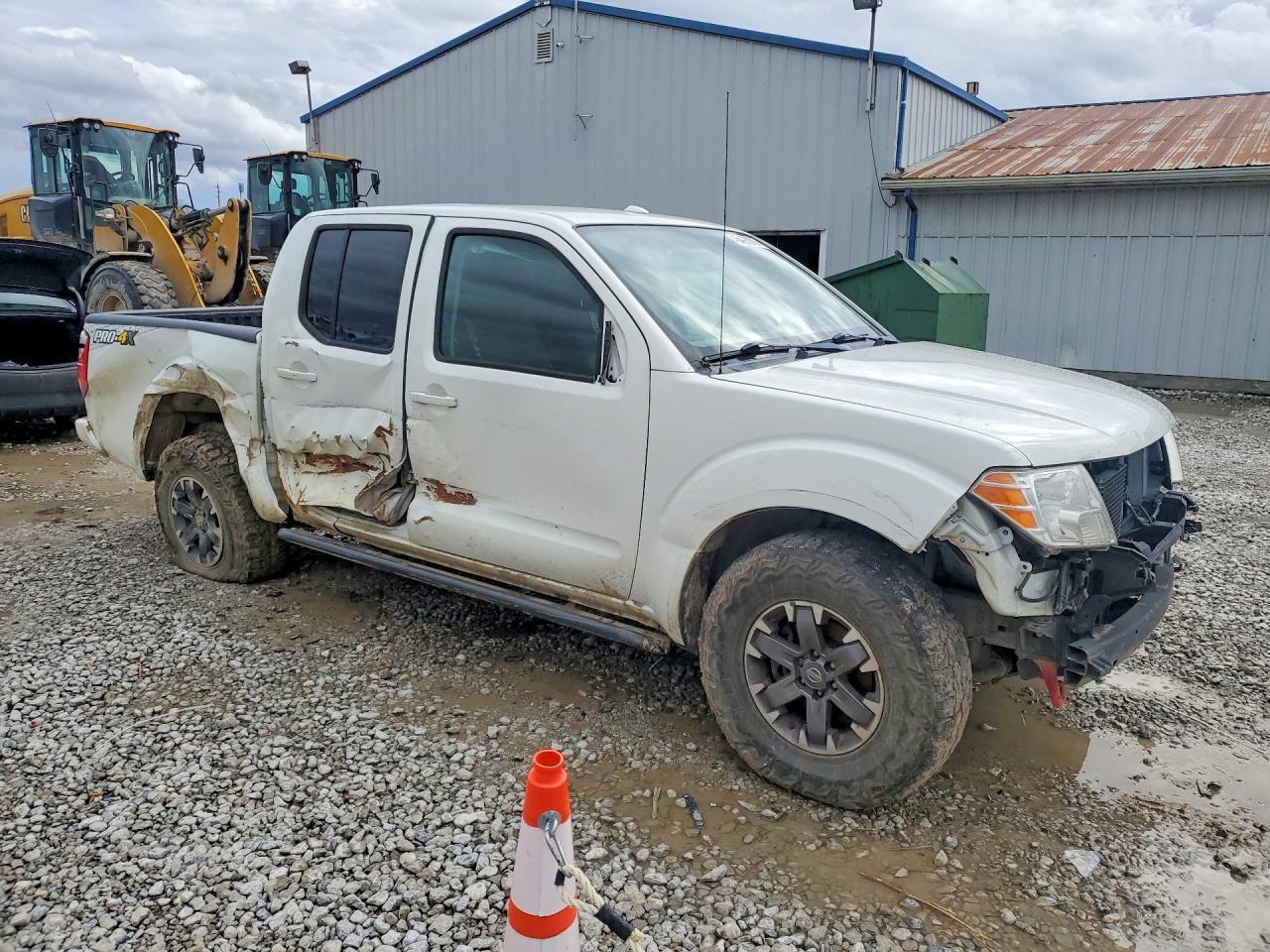 2015 Nissan Frontier Pro-4X - Image 4