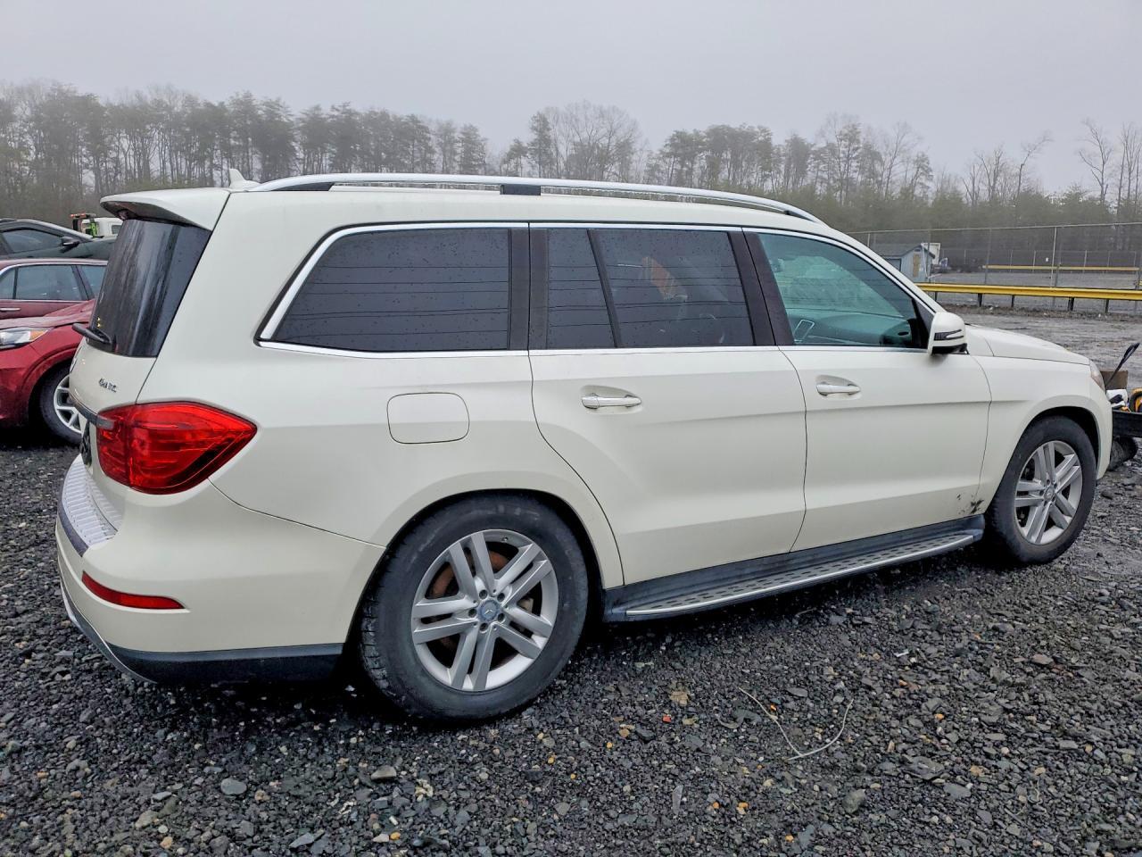2016 Mercedes-Benz Gl 450 4Matic - Image 3