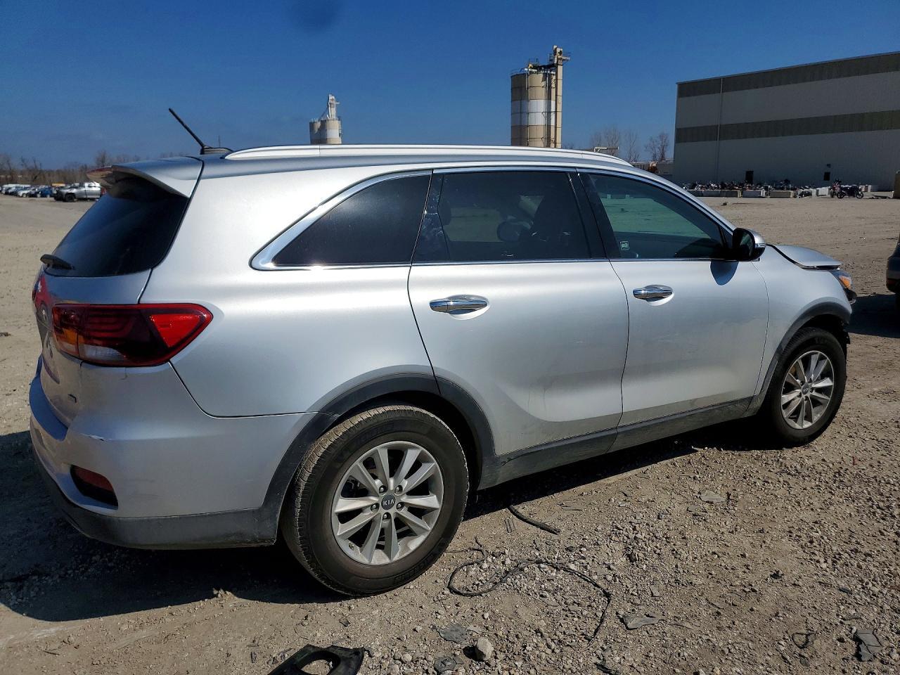 2020 Kia Sorento Lx - Image 3