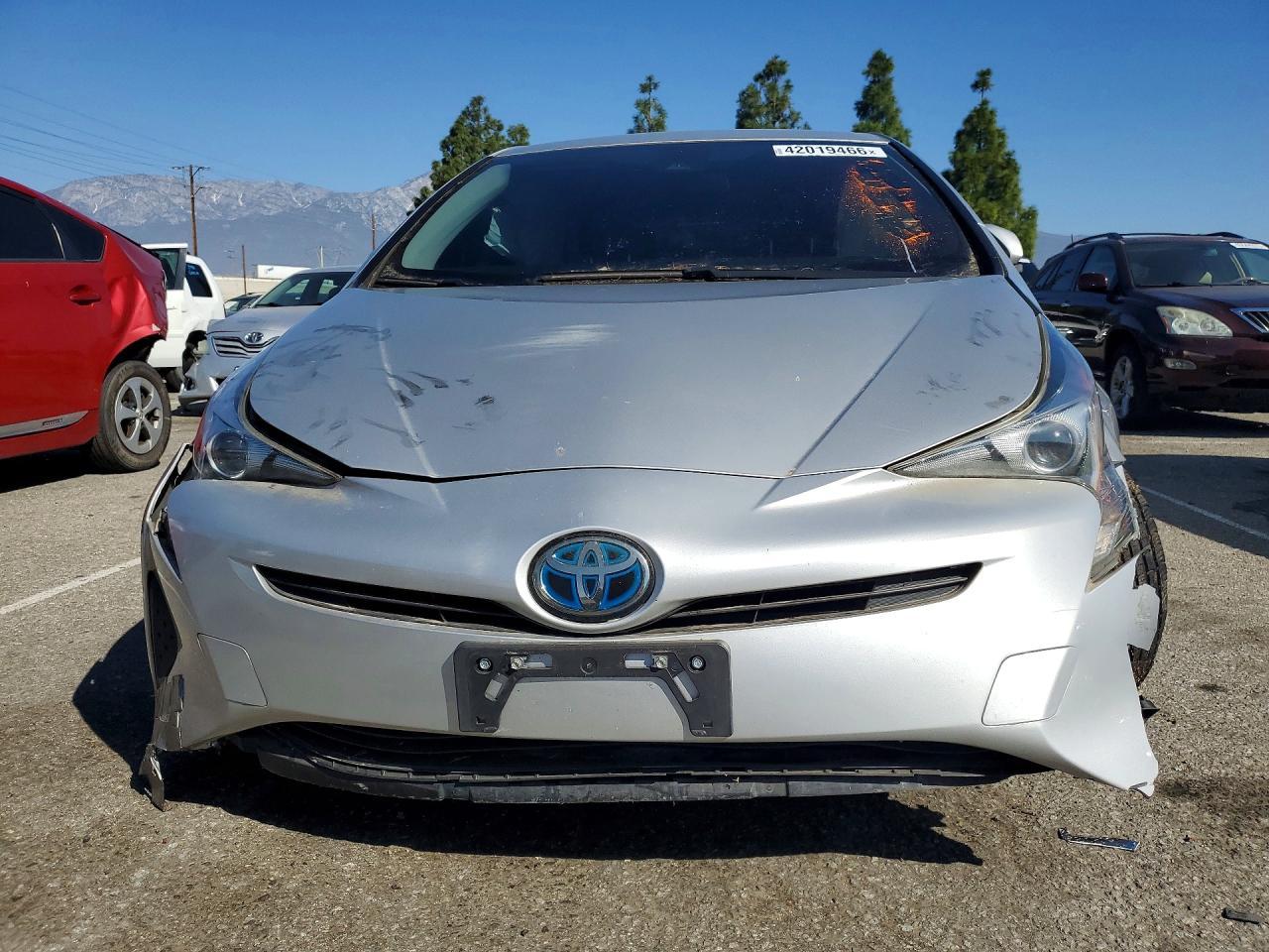 2017 Toyota Prius One - Image 5