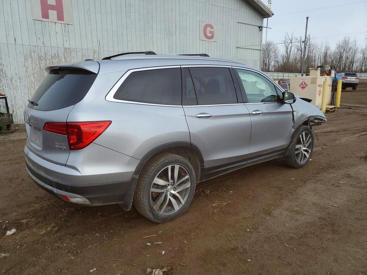 2017 Honda Pilot Elite - Фото 3