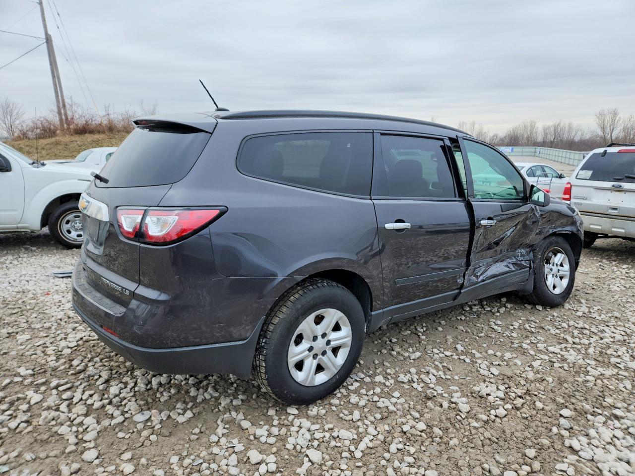 2015 Chevrolet Traverse Ls - Фото 3