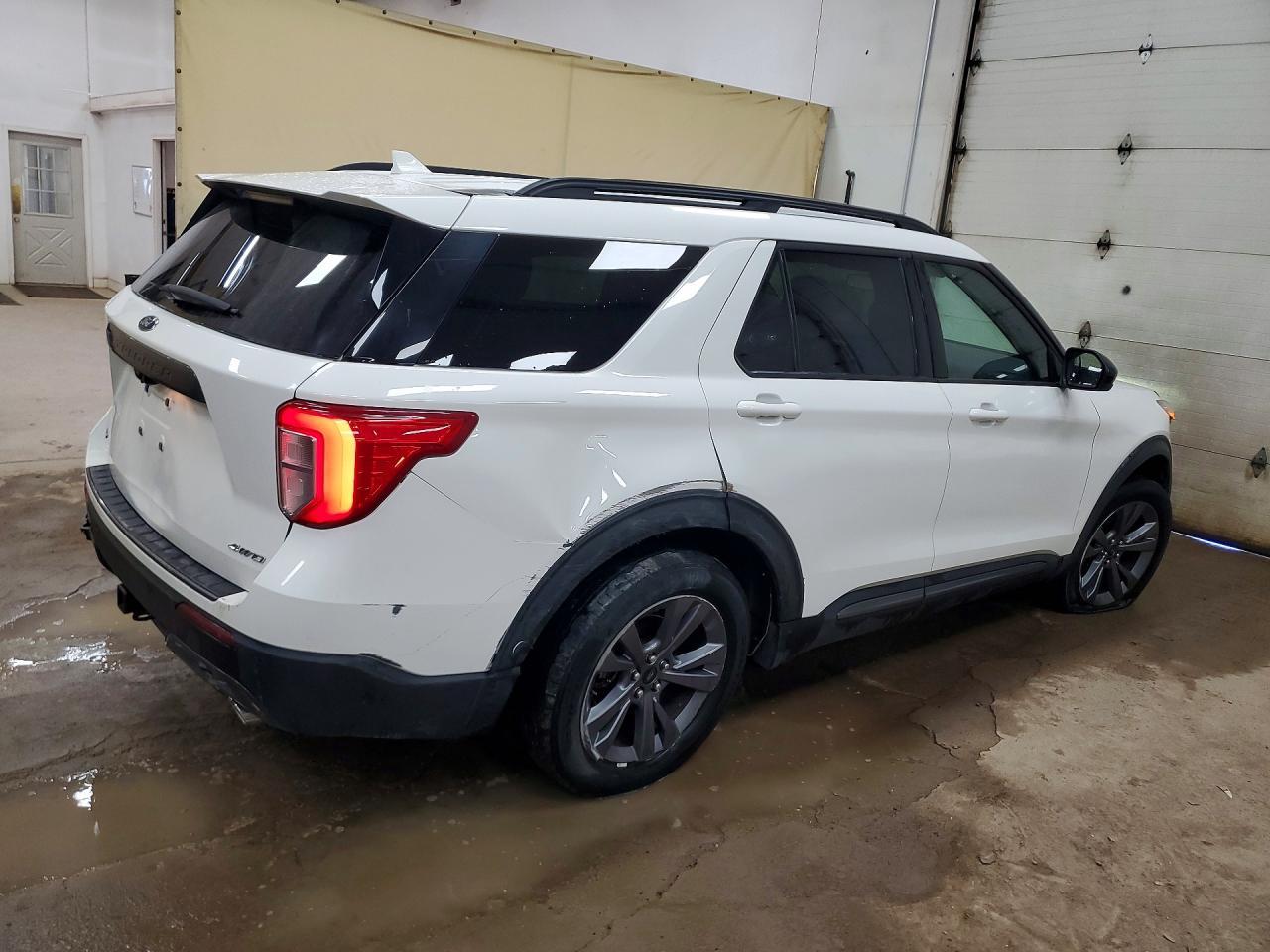 2022 Ford Explorer Xlt - Фото 3