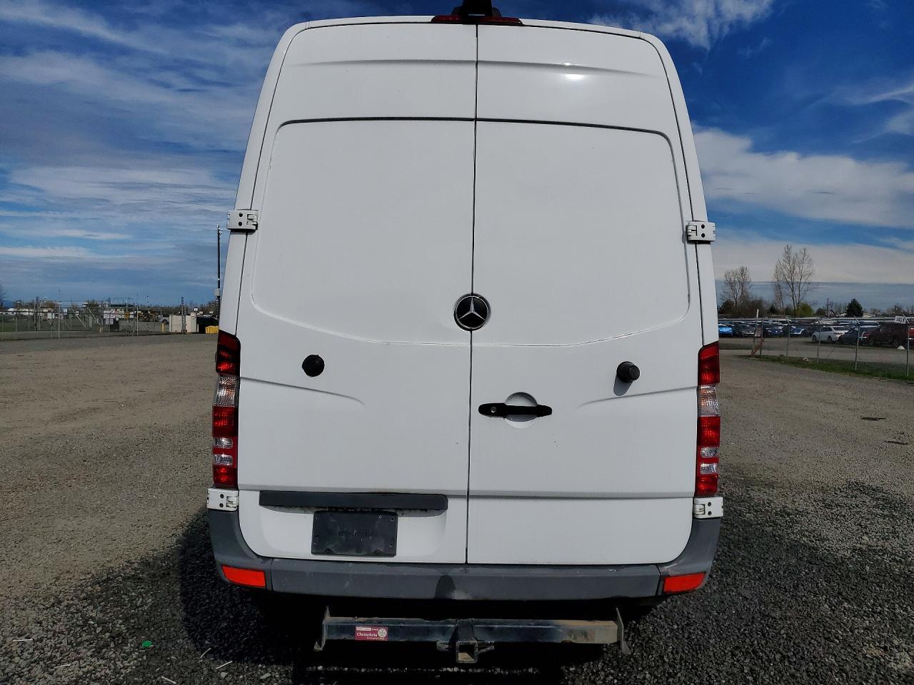 2017 Mercedes Benz Sprinter 2500 Delivery Van - Image 6