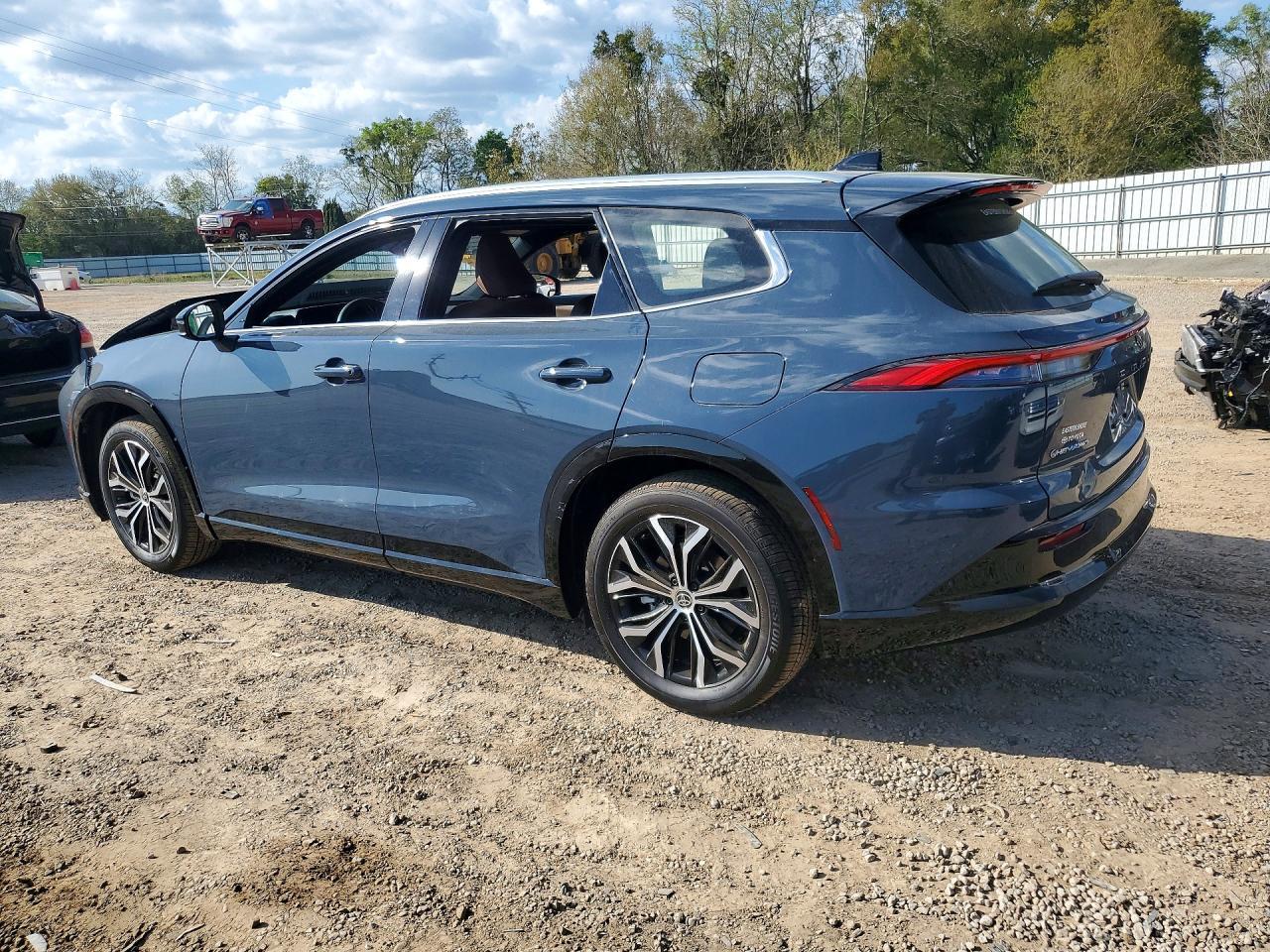 2025 Toyota Crown Signia Xle - Фото 2