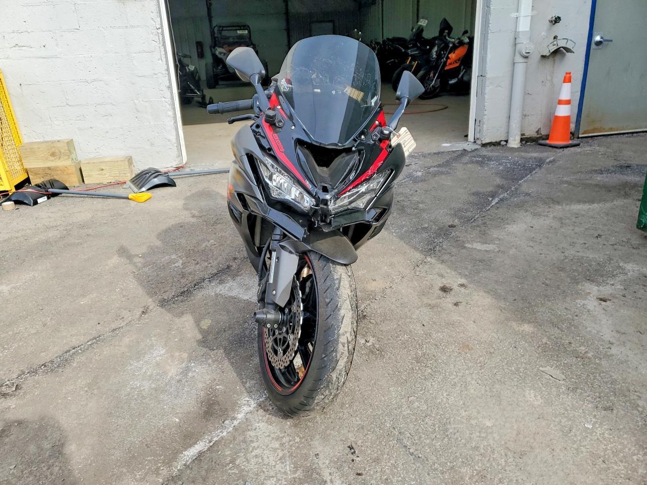 2023 Kawasaki Zx636 K - Фото 2