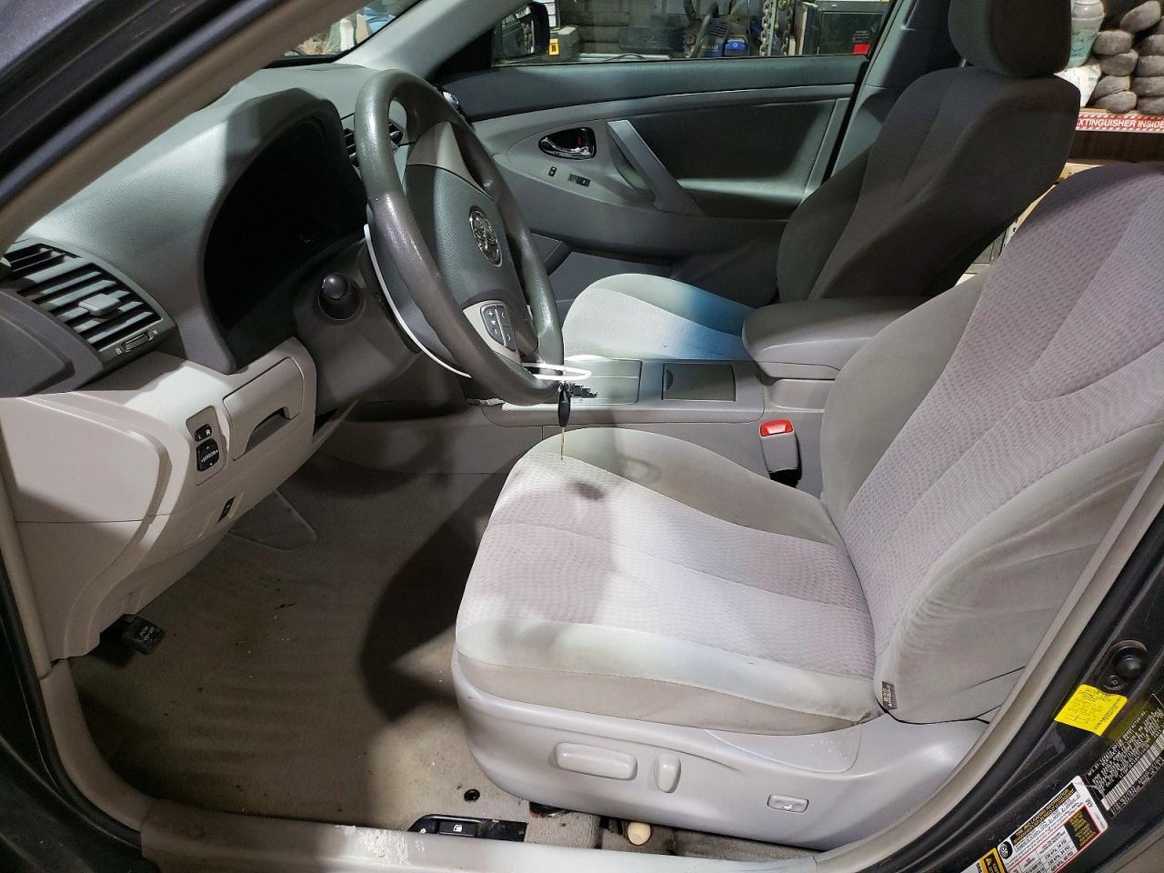 2011 Toyota Camry Le - Image 7