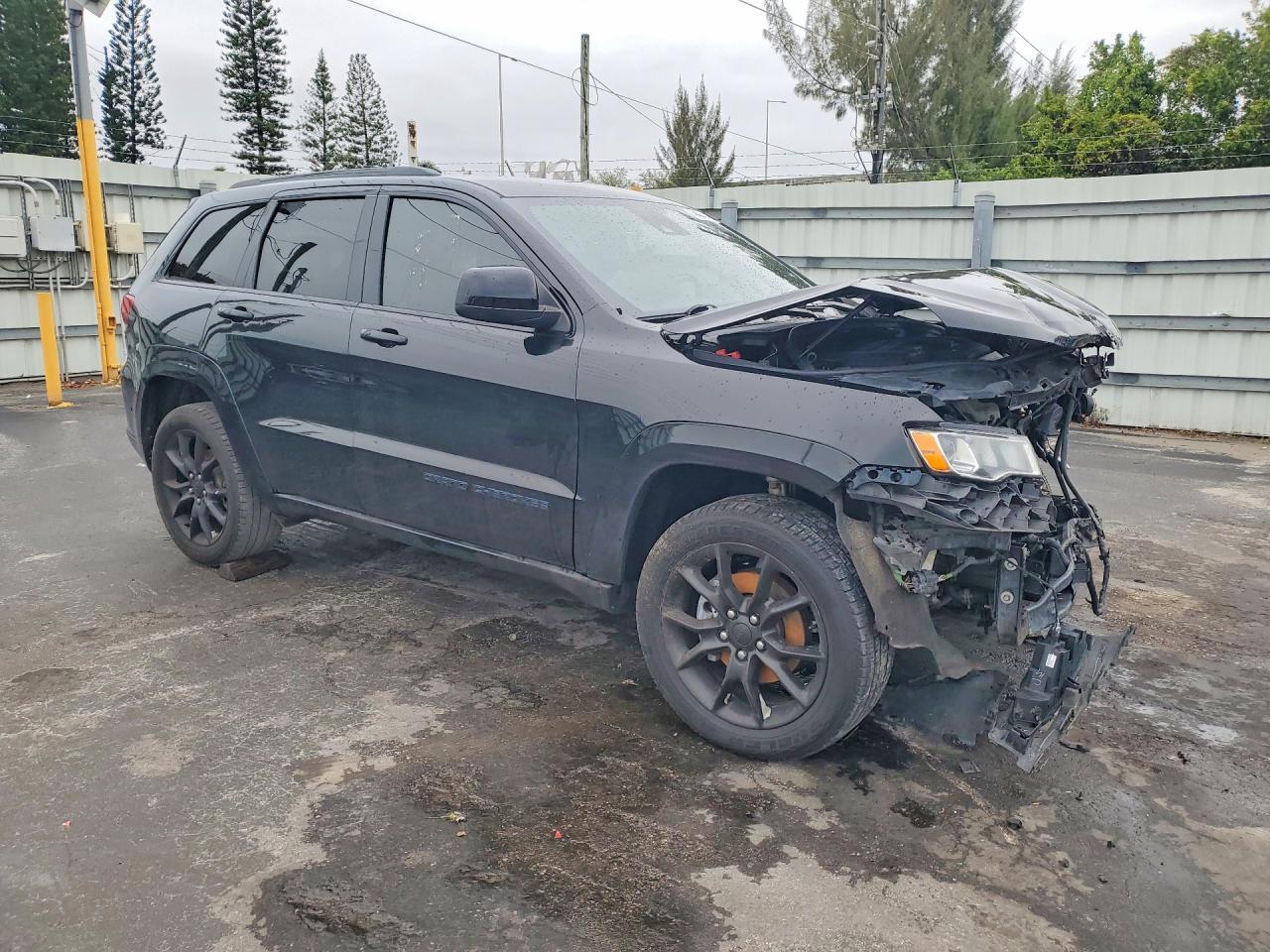 2019 Jeep Grand Cherokee Laredo - Image 4