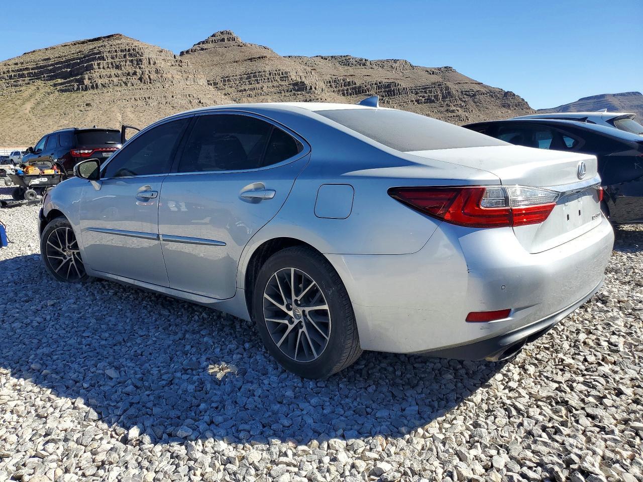 2017 Lexus Es 350 Base - Фото 2