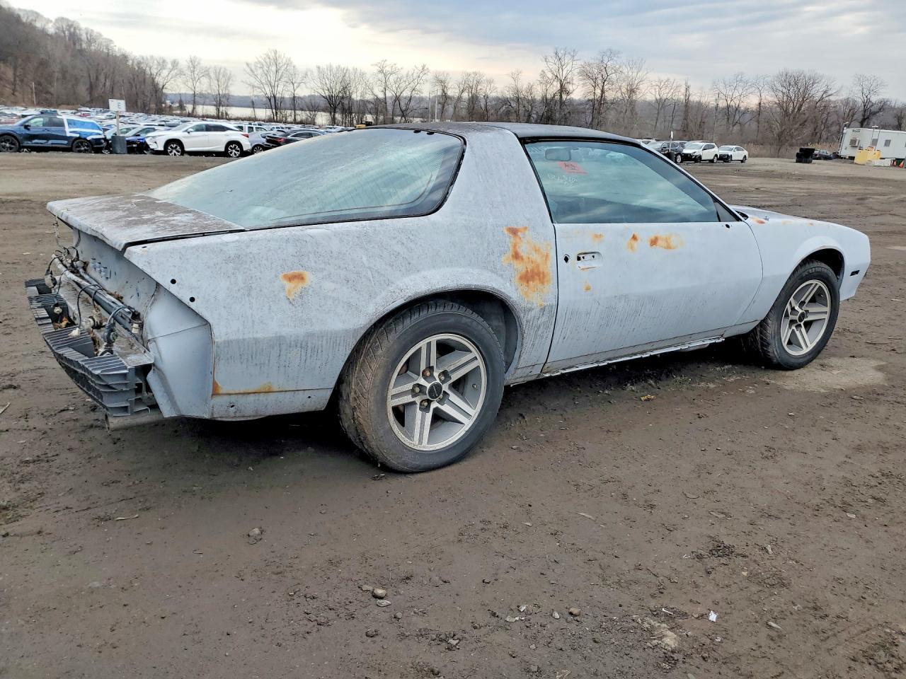 1988 Chevrolet Camaro - Фото 3