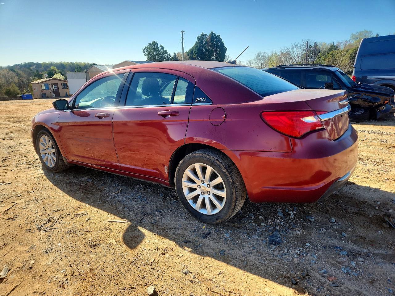 2014 Chrysler 200 Touring - Фото 2