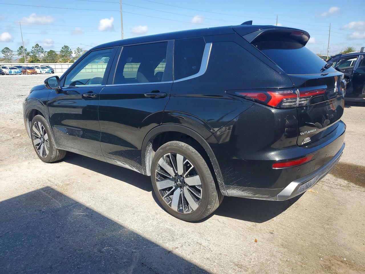 2025 Mitsubishi Outlander Se - Фото 2