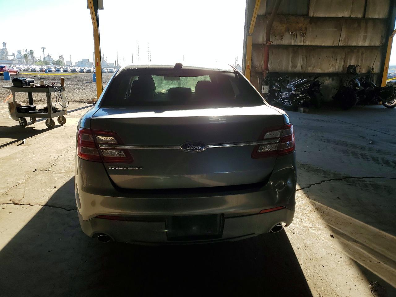 2014 Ford Taurus Se - Фото 6