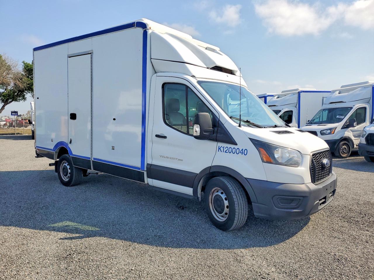 2020 Ford Transit Delivery Truck - Фото 4