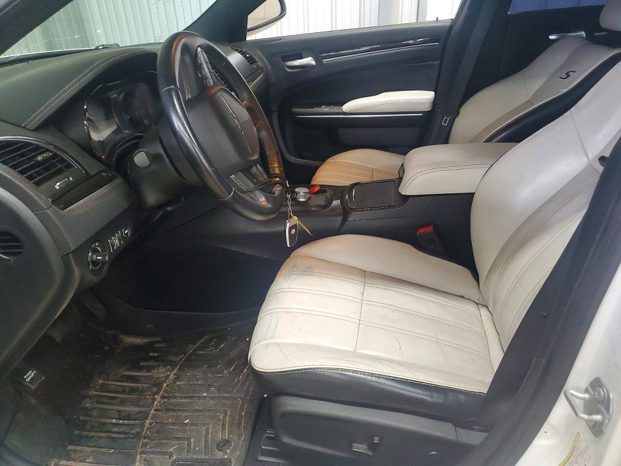 2017 Chrysler 300 S - Image 7
