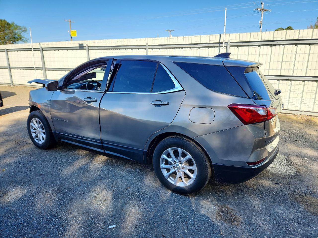 2018 Chevrolet Equinox Lt - Image 2