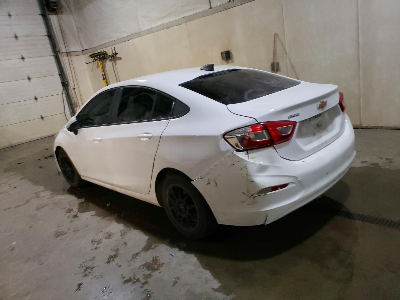 2019 Chevrolet Cruze Ls - Фото 2