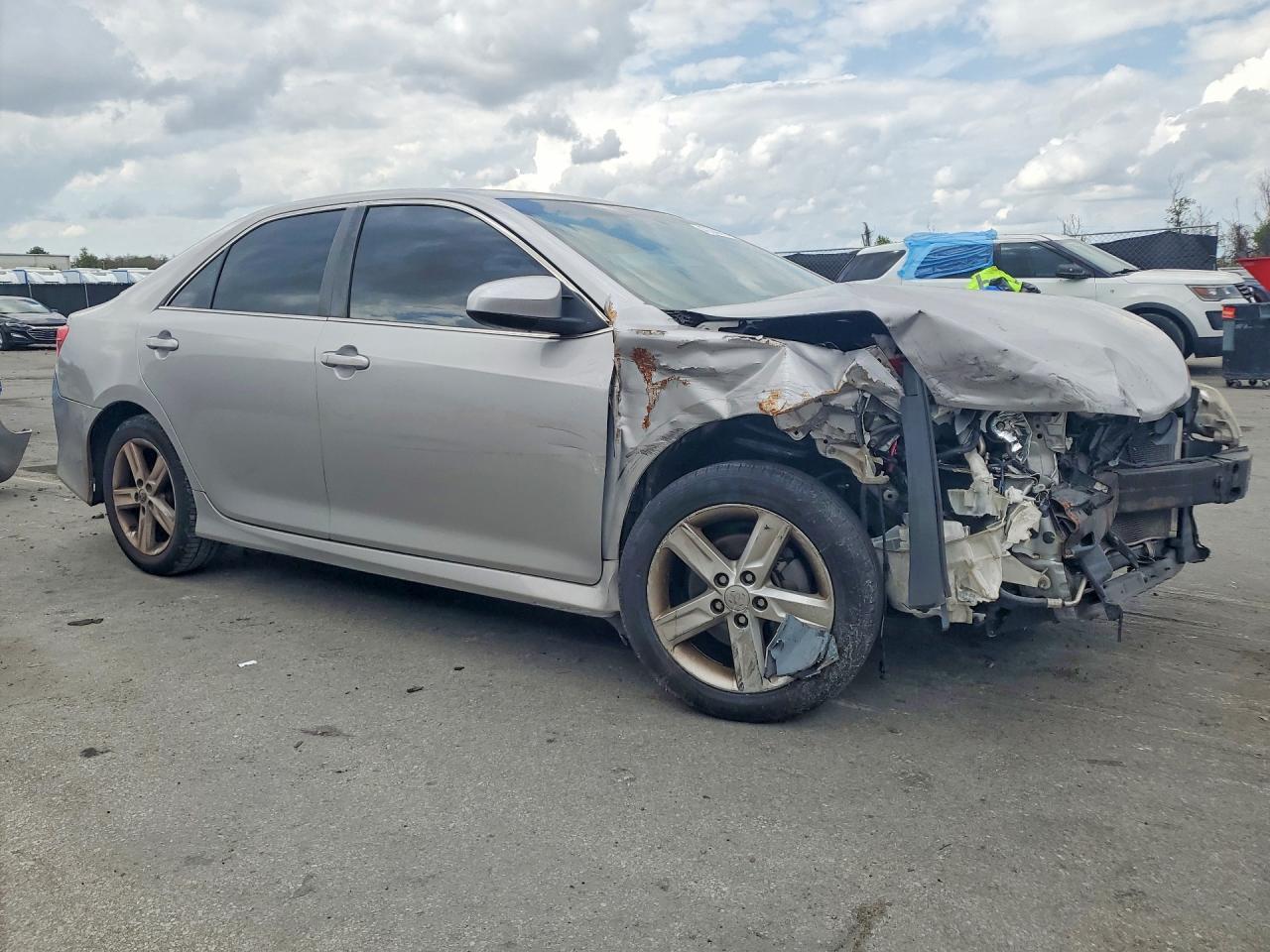 2014 Toyota Camry Se - Фото 4