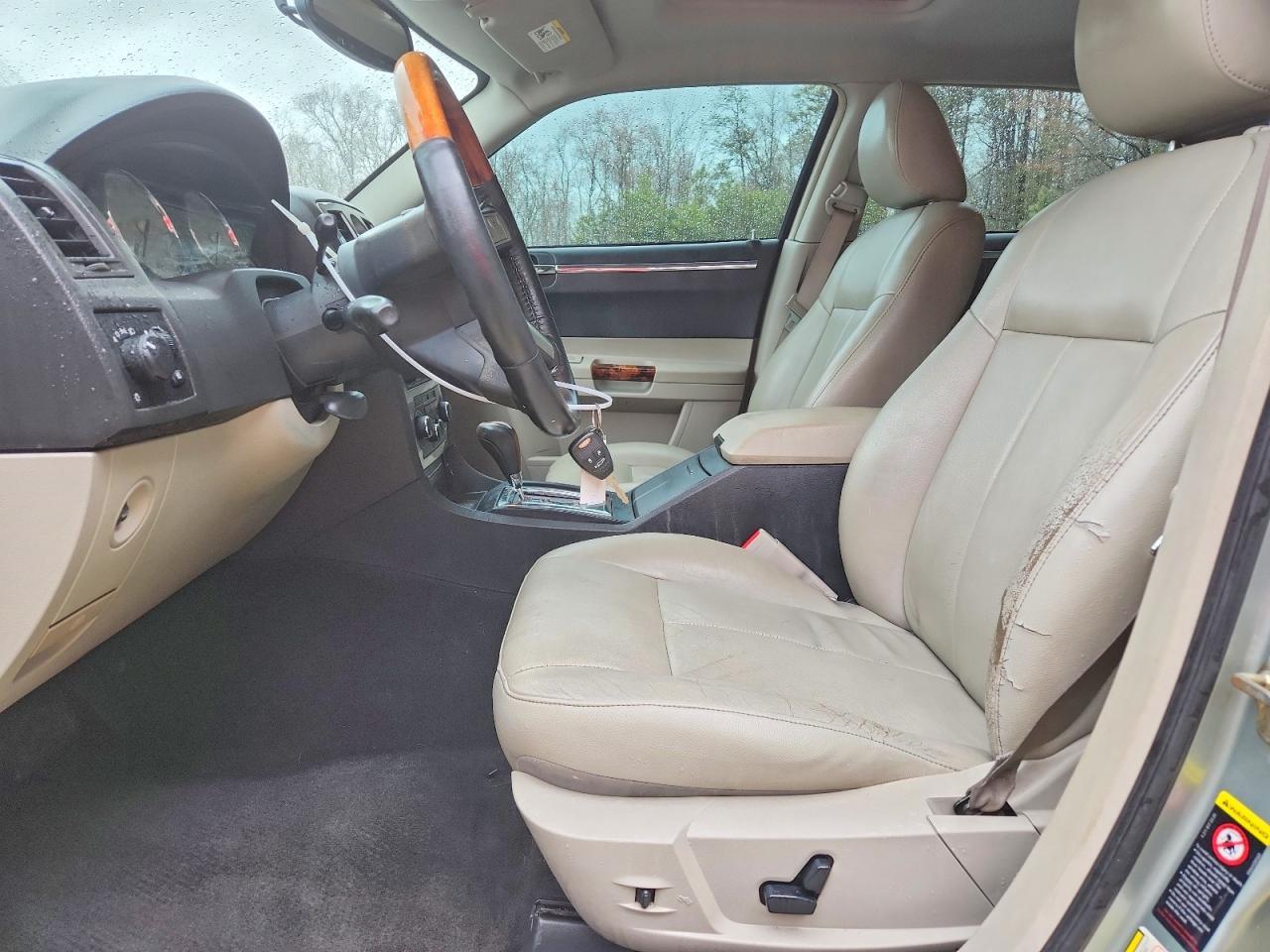 2005 Chrysler 300 Touring - Фото 7