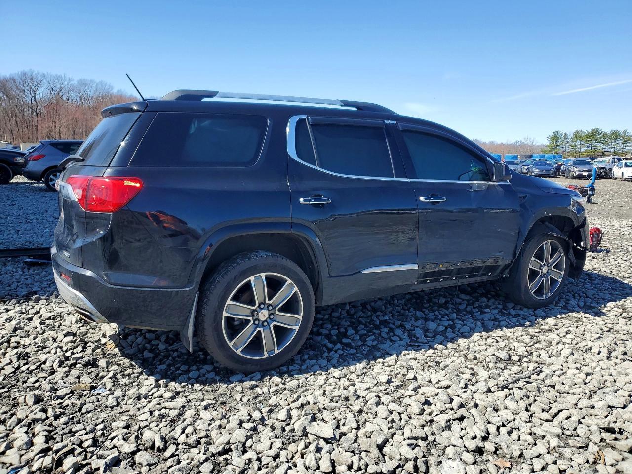 2017 GMC Acadia Denali - Image 3