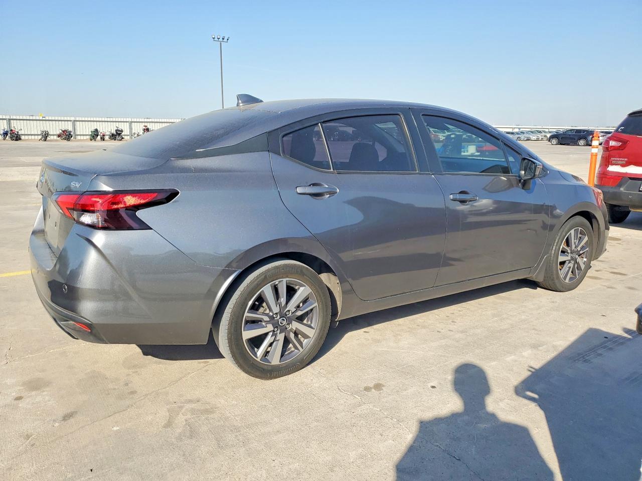 2020 Nissan Versa Sv - Image 3