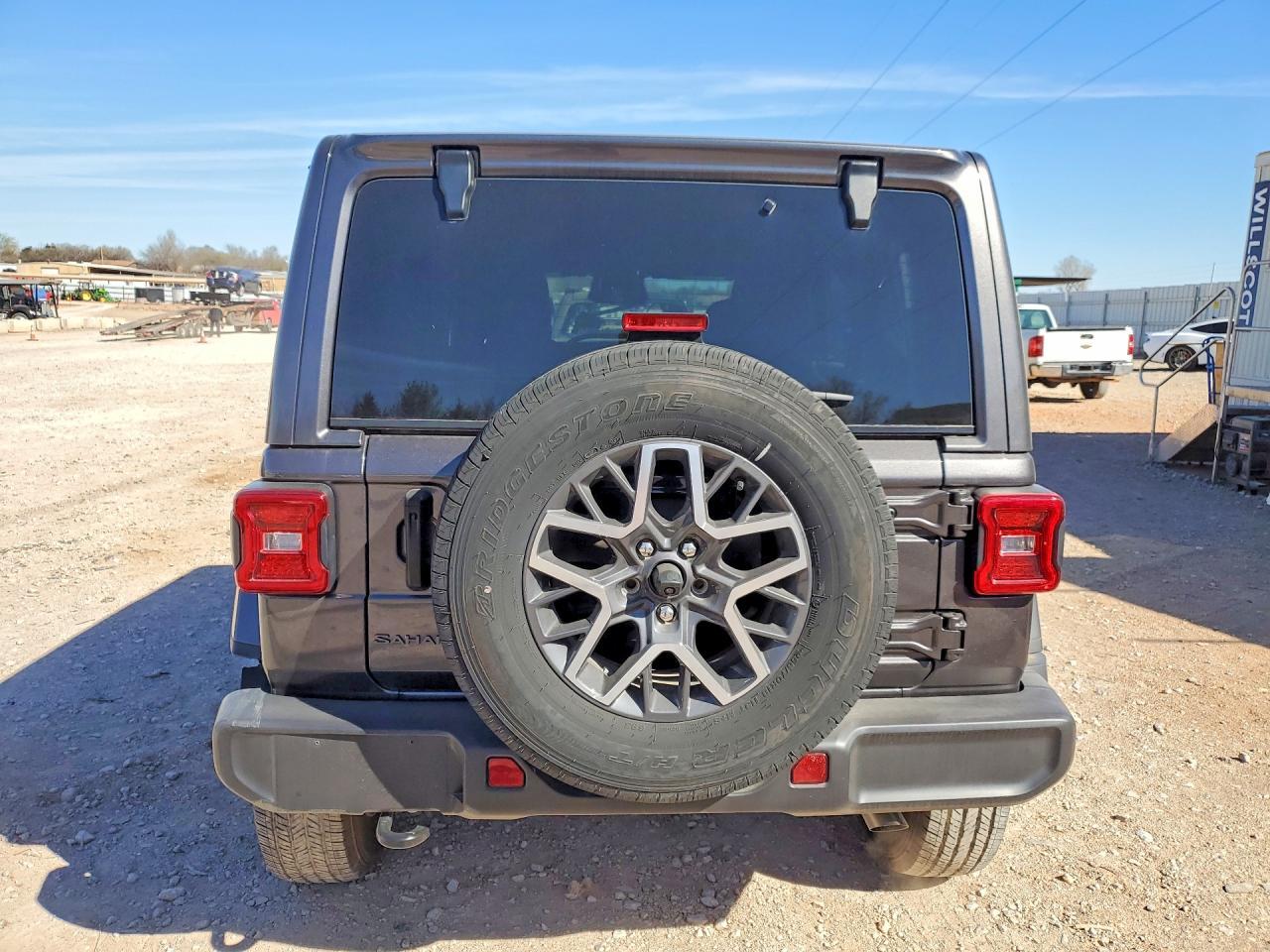 2025 Jeep Wrangler Sahara - Фото 6