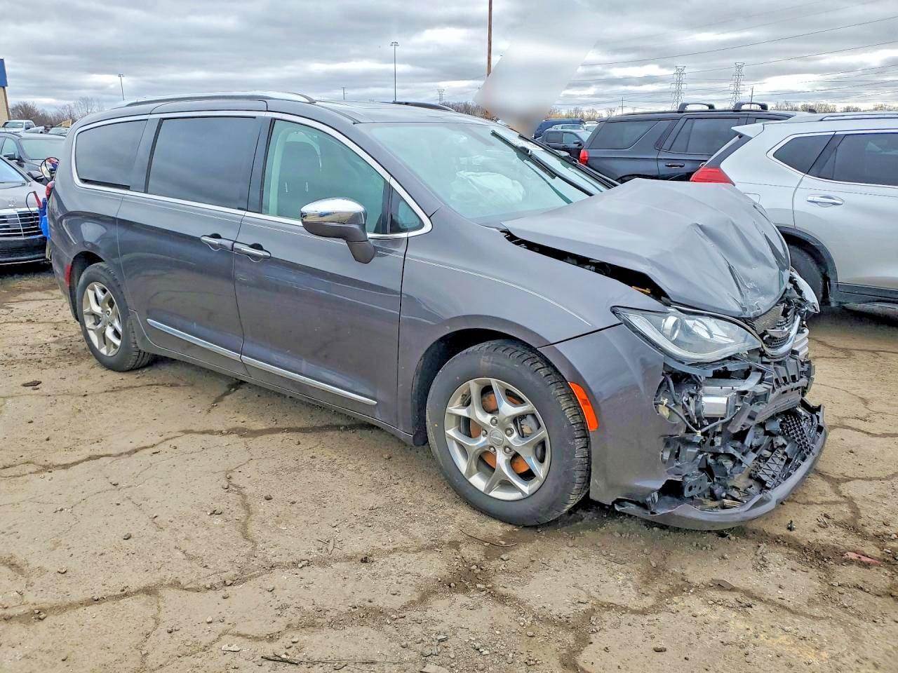 2019 Chrysler Pacifica Limited - Фото 4