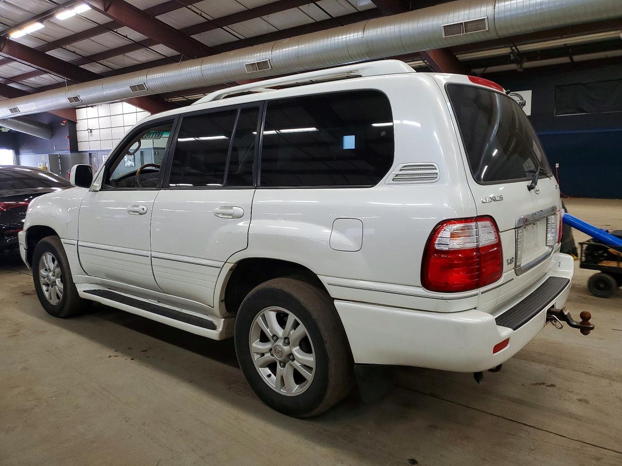 2004 Lexus Lx 470 Base - Image 2