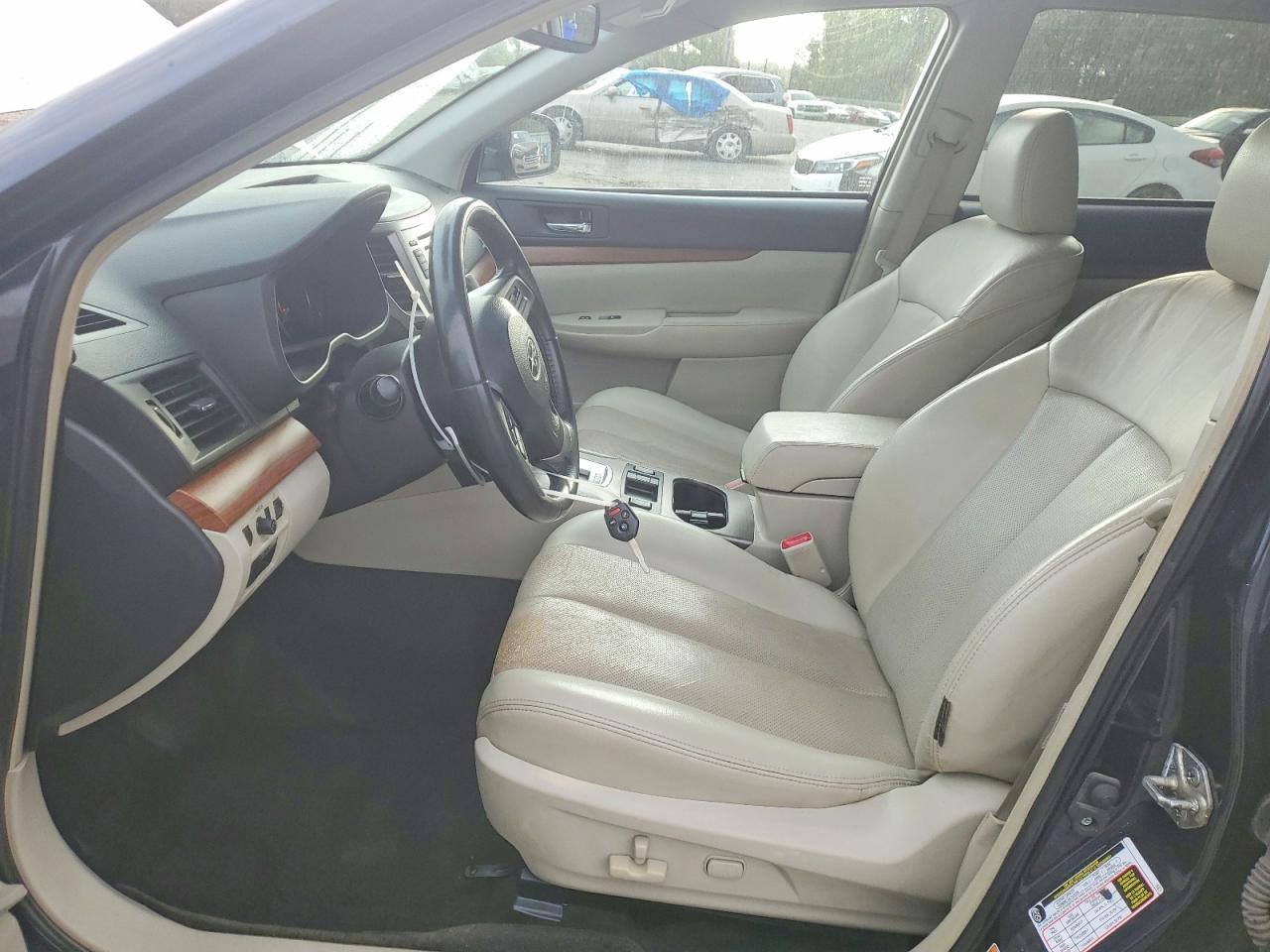 2013 Subaru Outback 2.5I Limited - Image 7