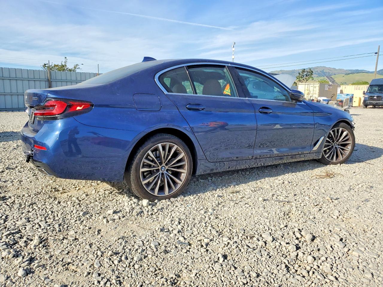 2023 BMW 530 I - Фото 3