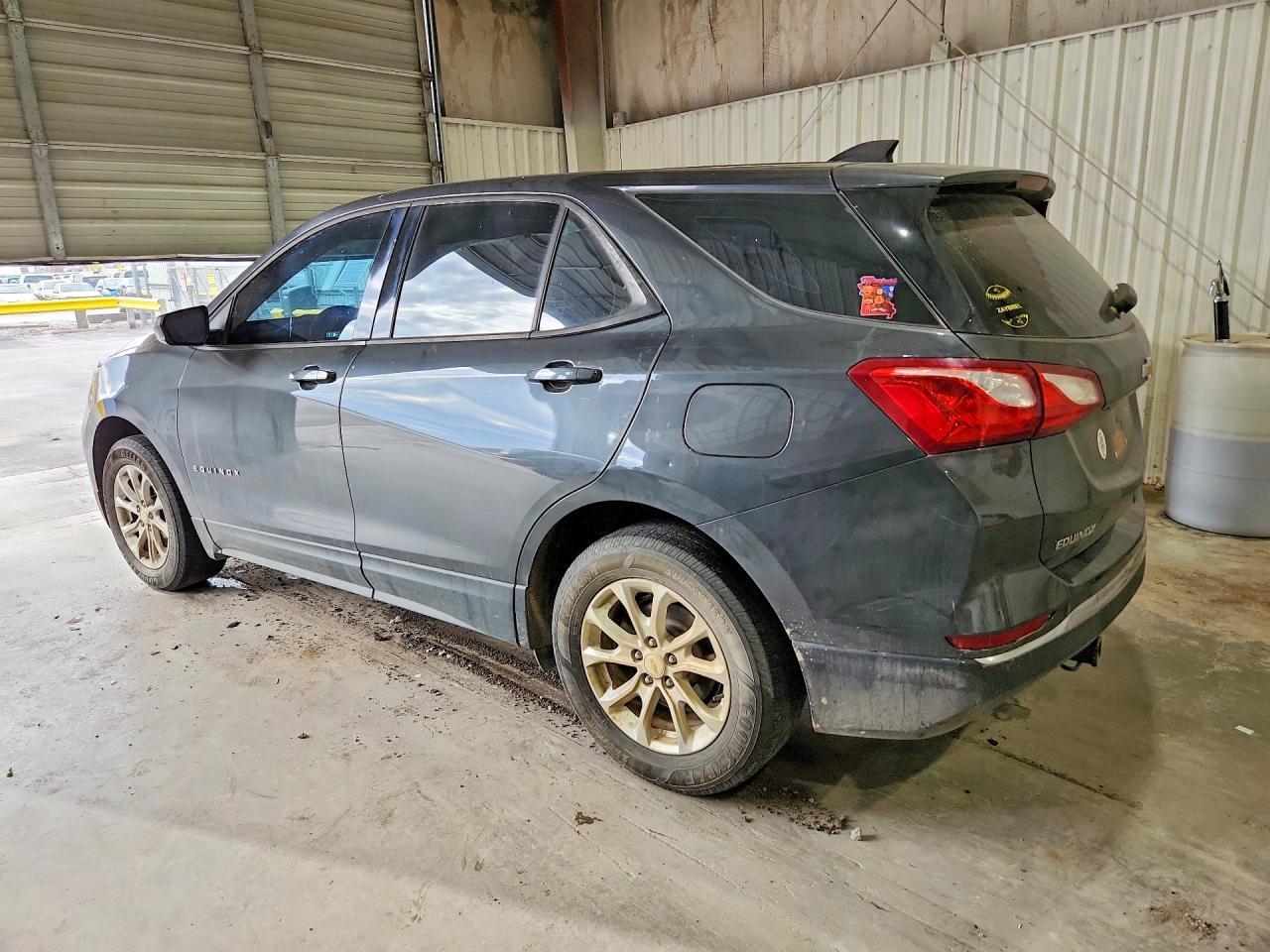 2018 Chevrolet Equinox Ls - Image 2
