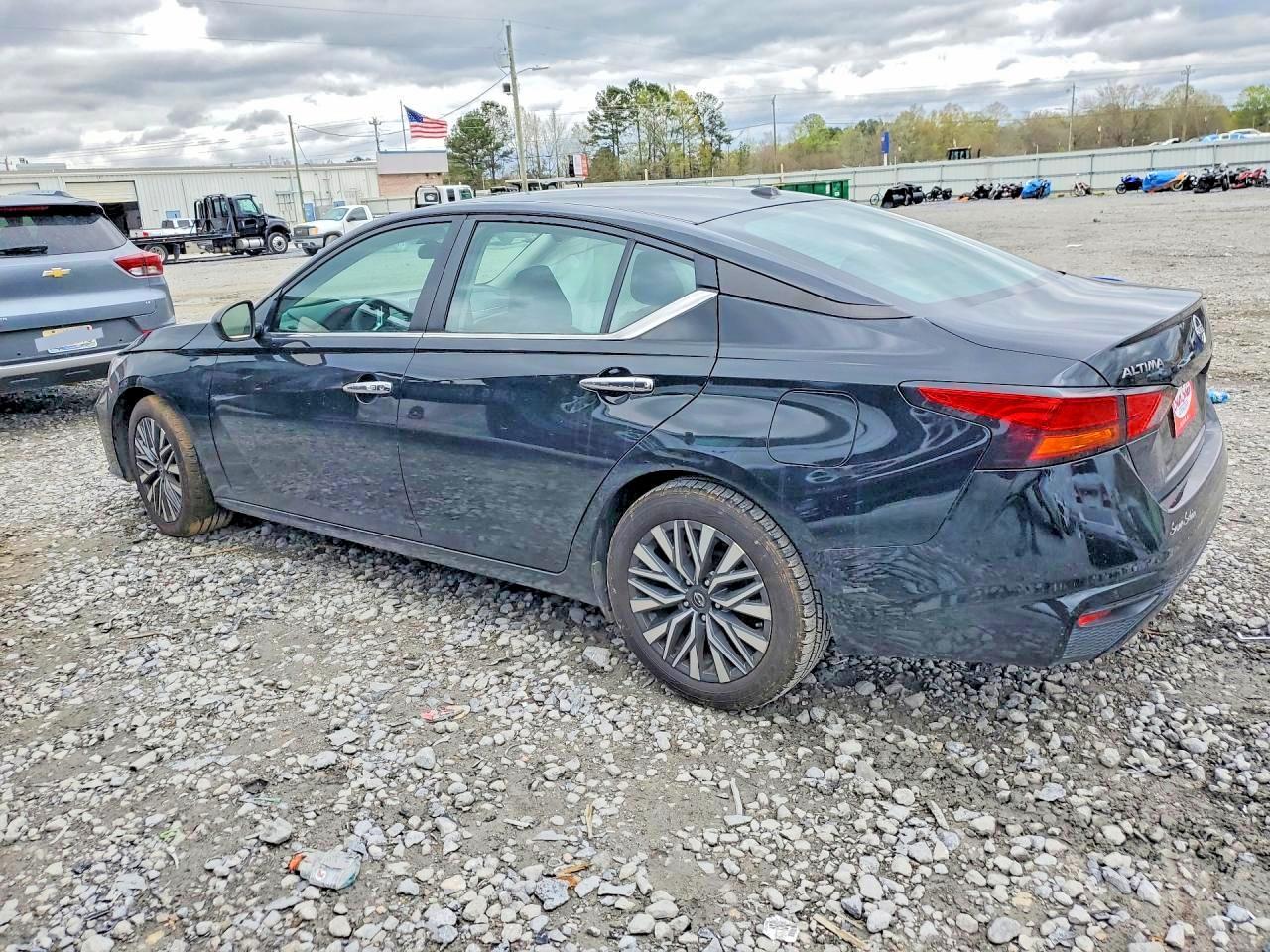 2024 Nissan Altima 2.5 Sv - Image 2