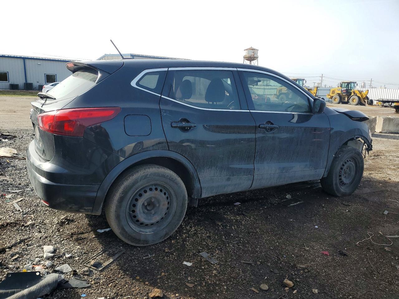 2018 Nissan Rogue Sport S - Фото 3