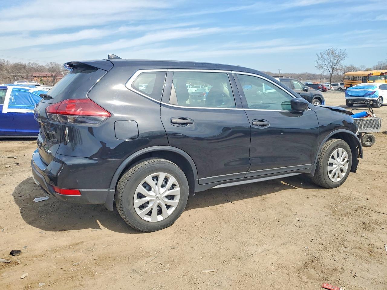 2020 Nissan Rogue S - Фото 3