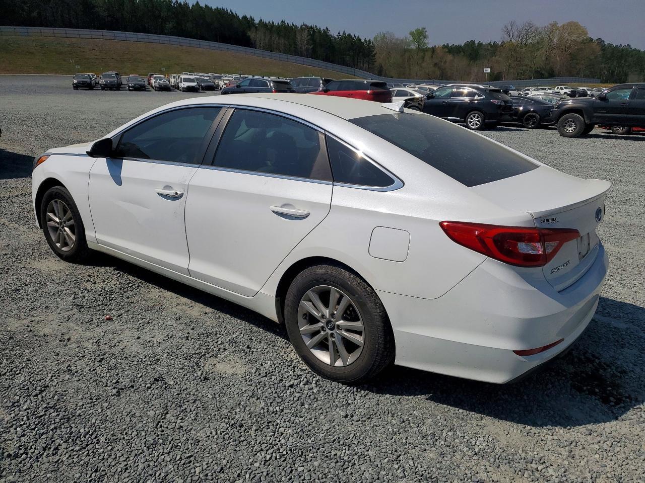 2017 Hyundai Sonata Se - Фото 2