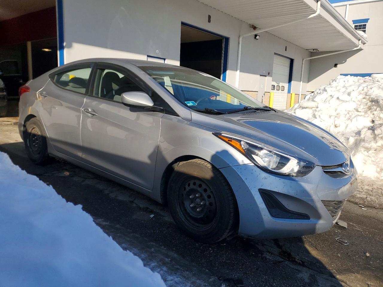 2016 Hyundai Elantra Se - Image 4