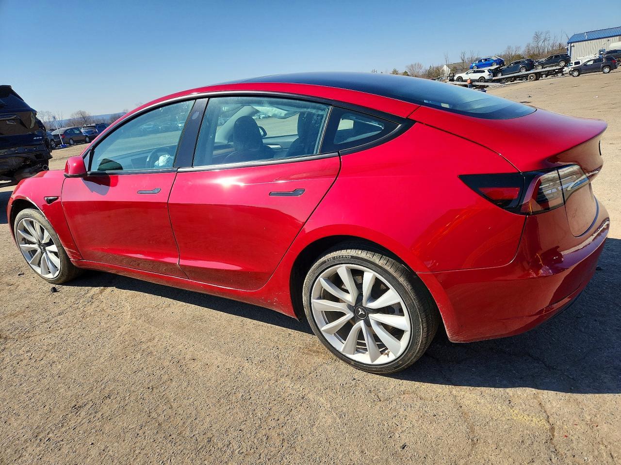 2023 Tesla Model 3 - Фото 2